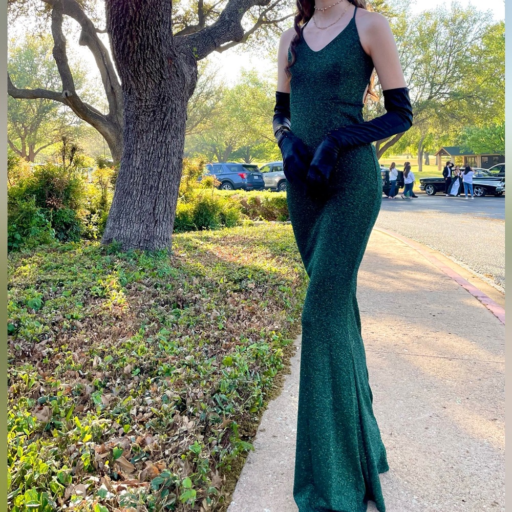 Elegant Green Sparkle Evening Gown